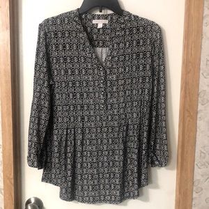 Black and white women’s shirt